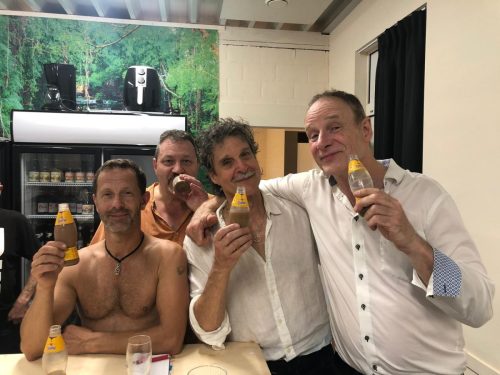 Thé Dansant met Bobby Prins, Luc Van Meeuwen, Salim Seghers en de Prins Junior Band in het Kapellehof te Mol-Ginderbuiten.